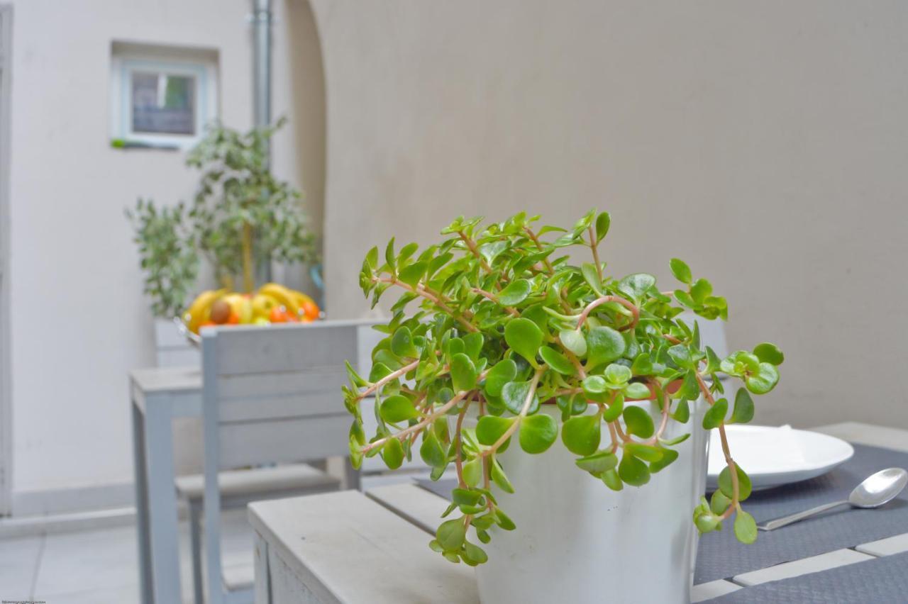Hotel Du Quai De Seine Paris Ngoại thất bức ảnh